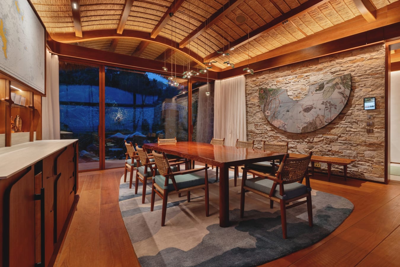 Fregate Island - Dinning table 