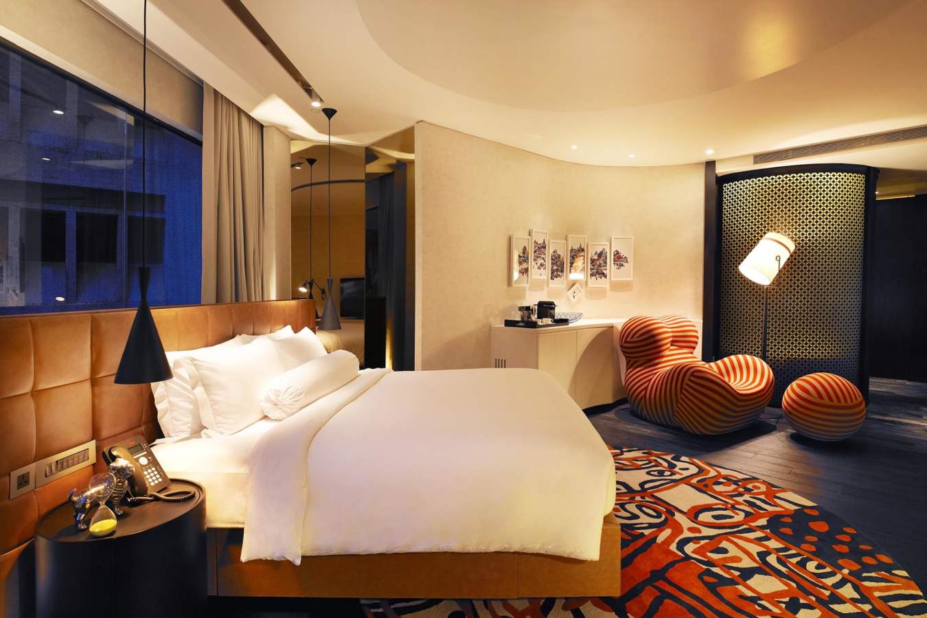 Andy Warhol inspired room - Naumi Hotel