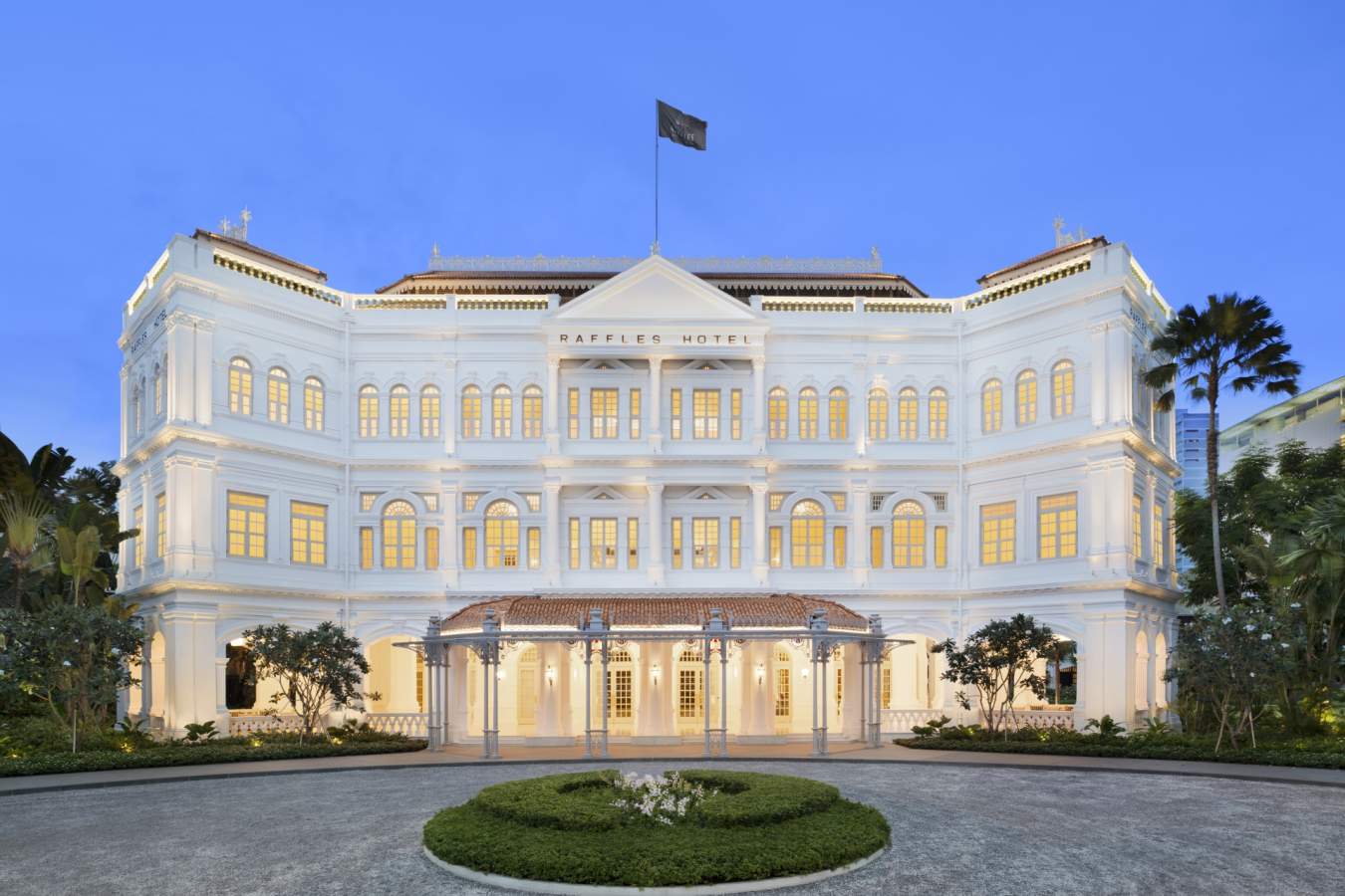 Twilight Exterior - Raffles Hotel Singapore