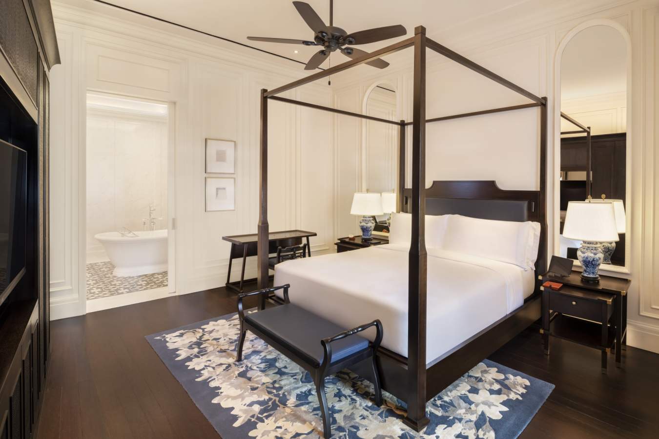 Courtyard Suite Bedroom - Raffles Hotel Singapore