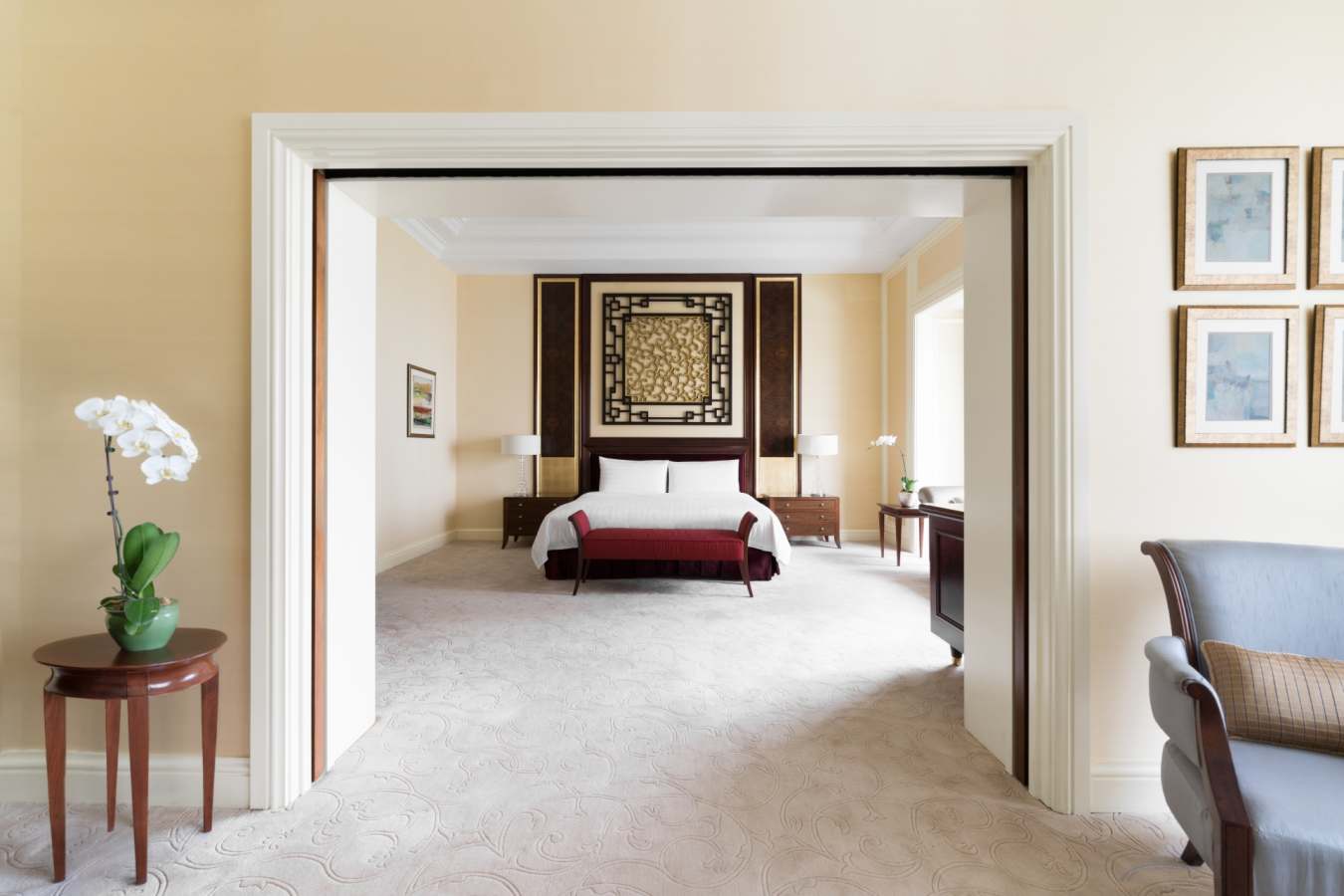 Suite Bedroom - Shangri-La Singapore 