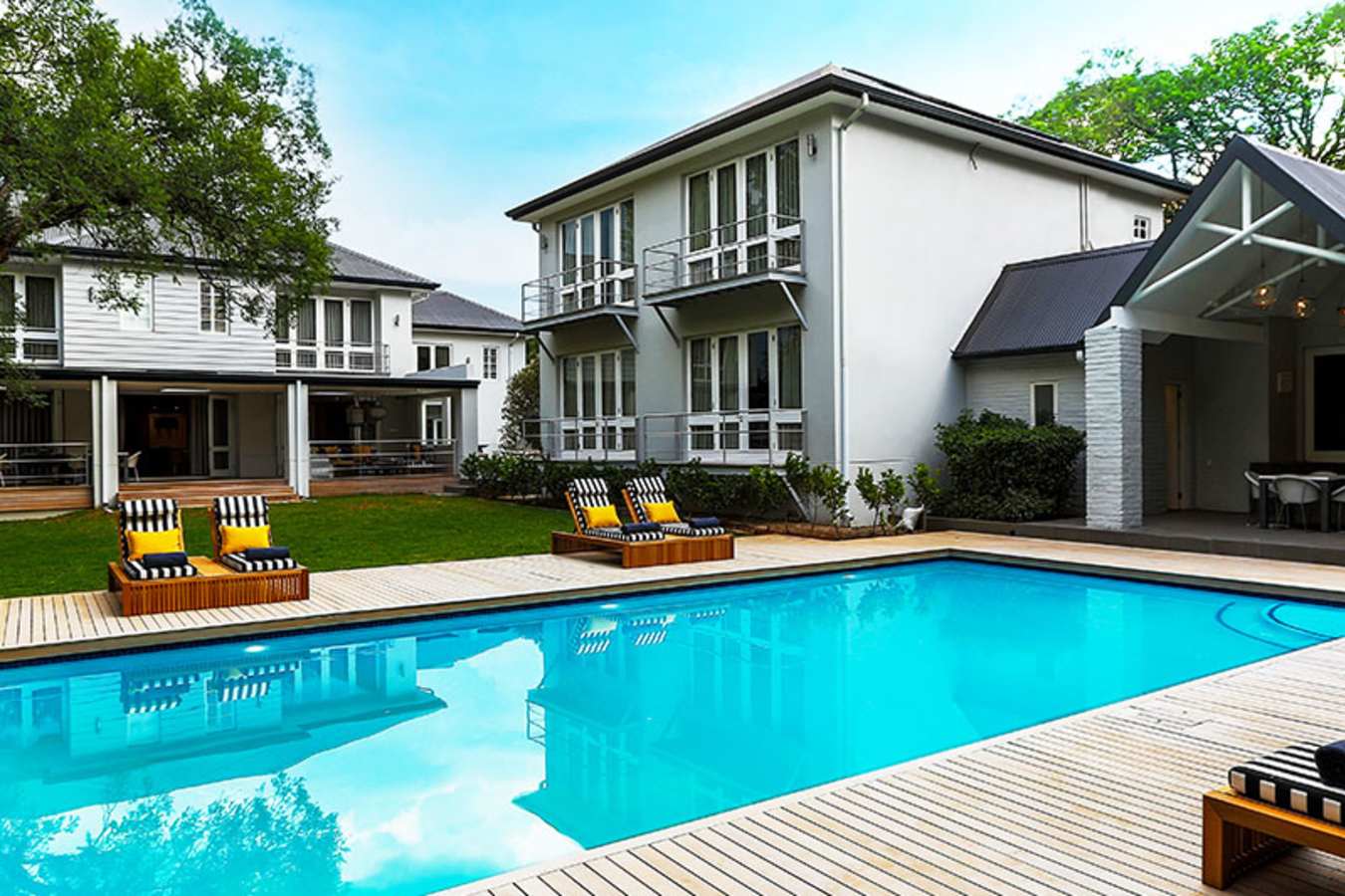 Villa Pool Area - AtholPlace Hotel & Villa