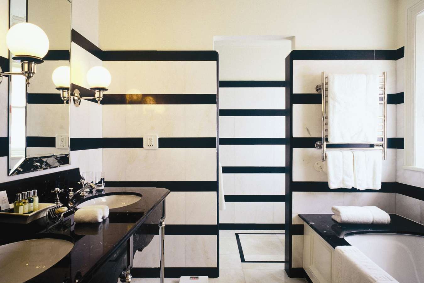 Superior Bathroom - Belmond Mount Nelson Hotel