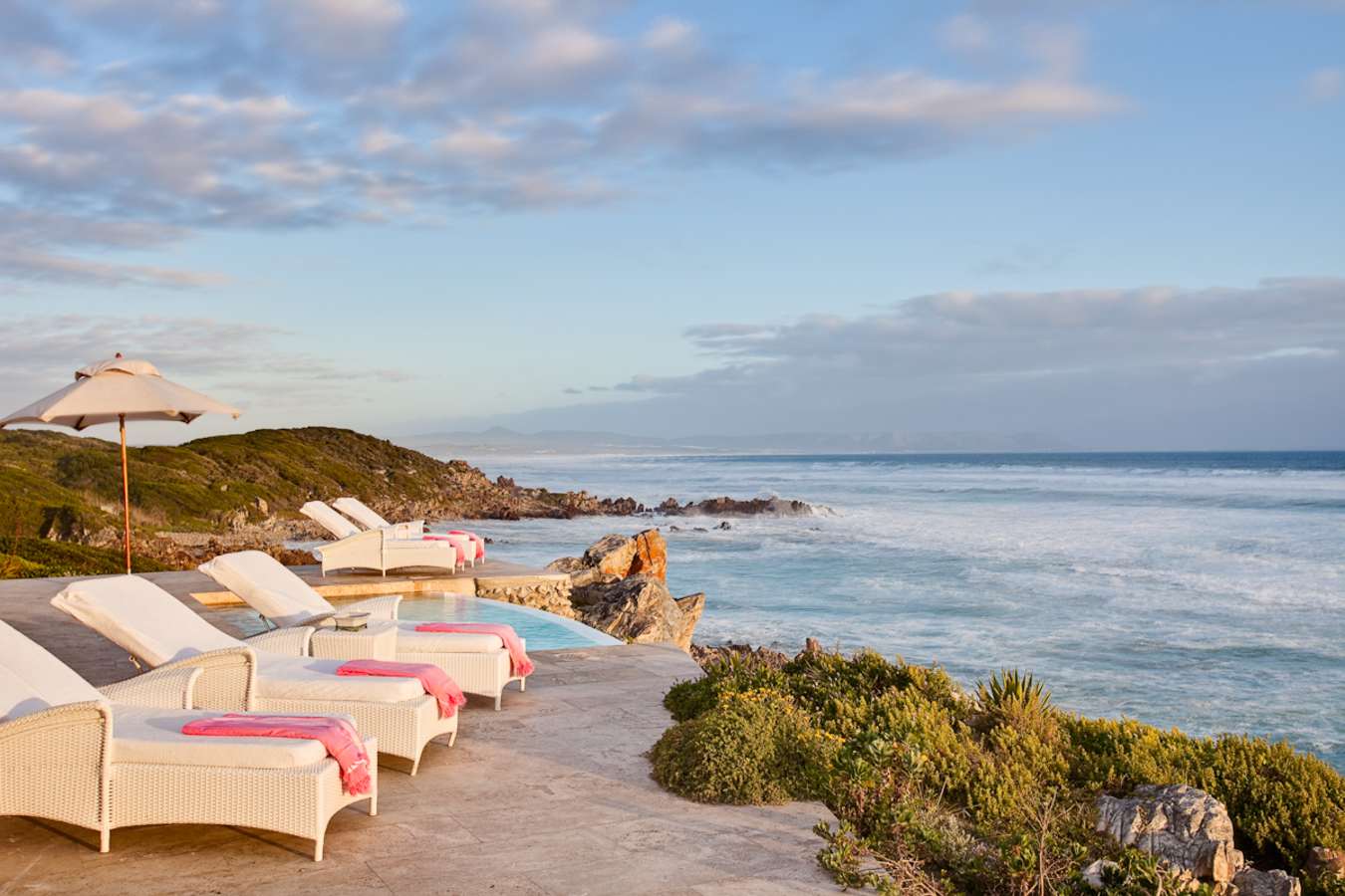 Clifftop pool - Birkenhead House