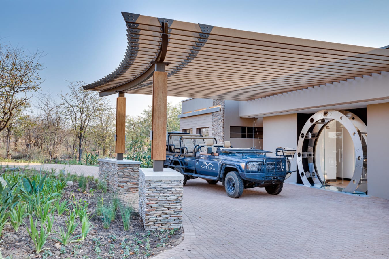 Game drive vehicle at the entrance 