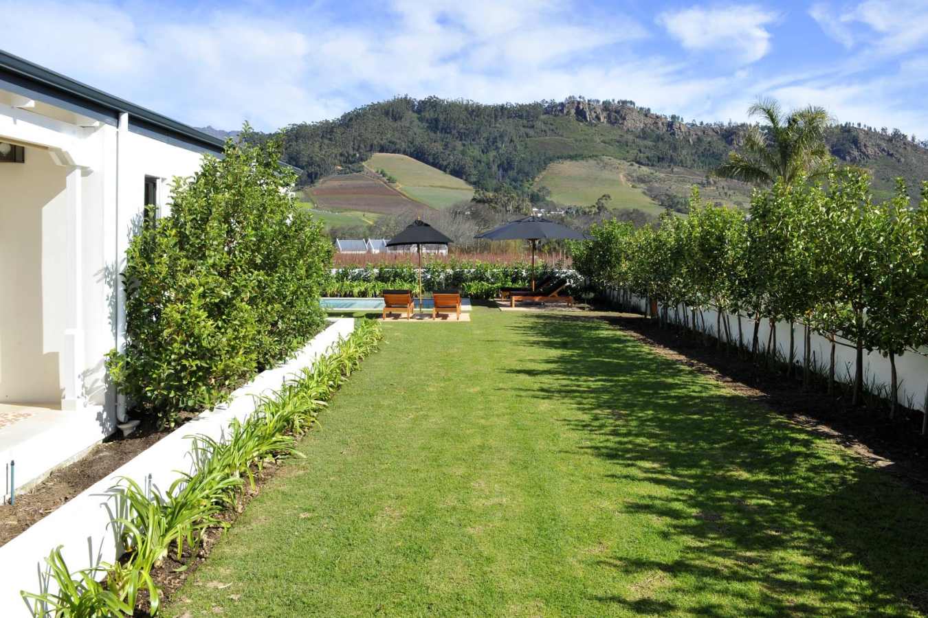 Side Garden  - Le Galerie