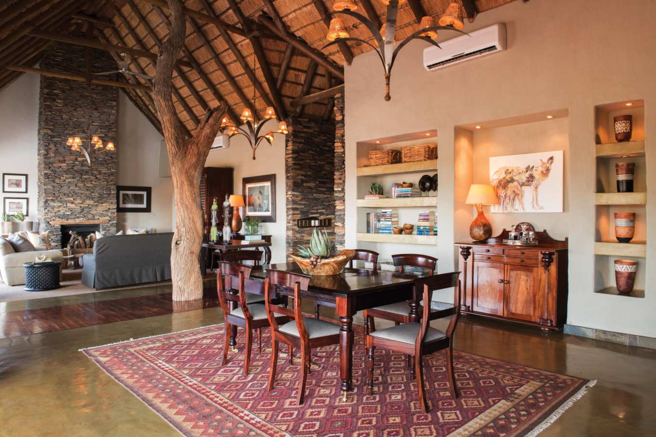 Dining and lounge - Little Madikwe Hills