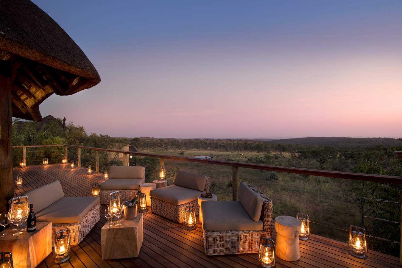Executive Suite deck - Mhondoro Game Lodge