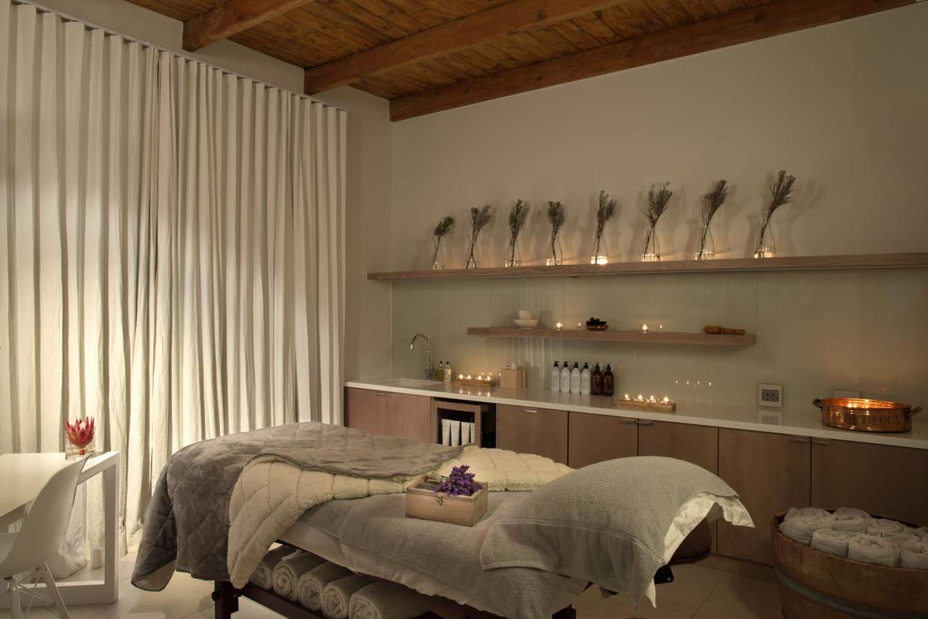 Spa treatment room - Mont Rochelle