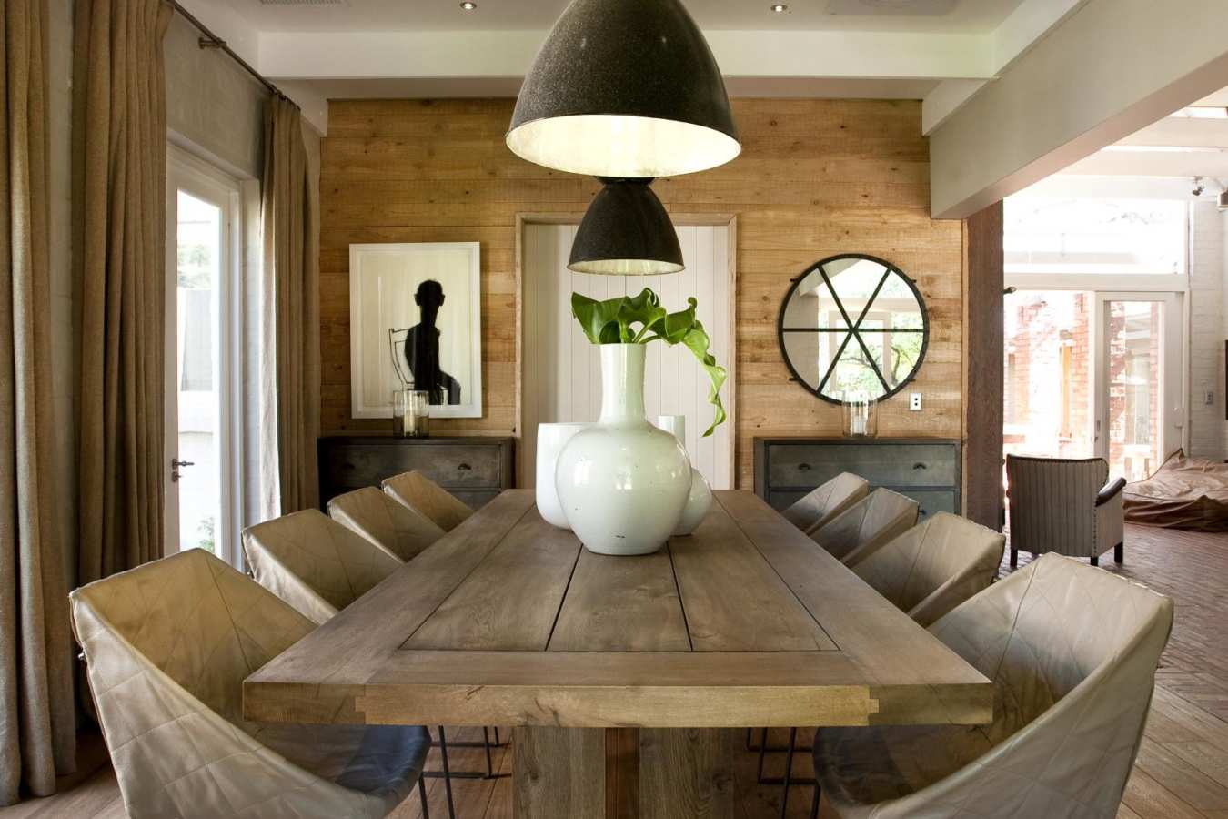 Indoor dining room - Morukuru Farm House