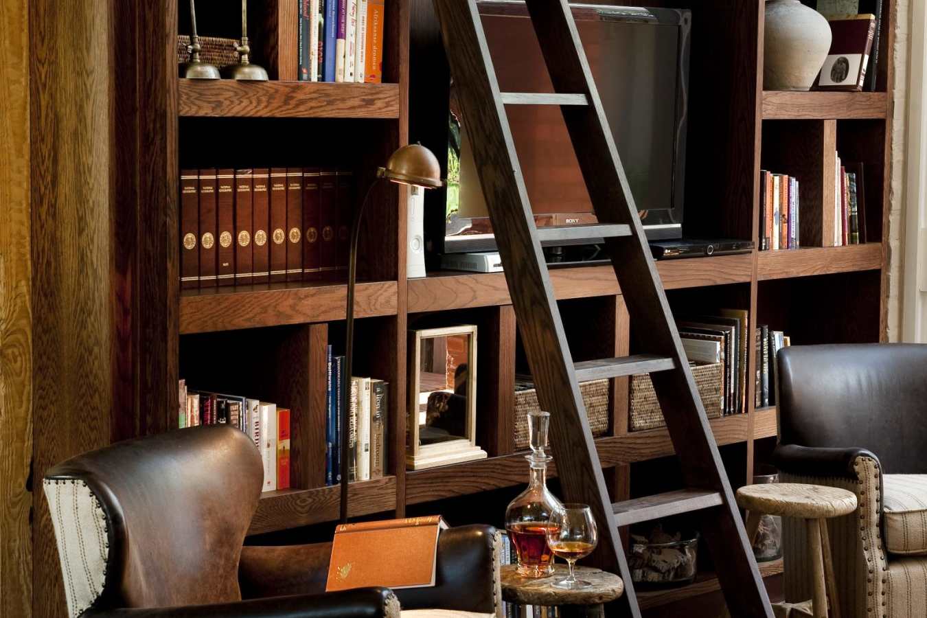 Library - Morukuru Farm House