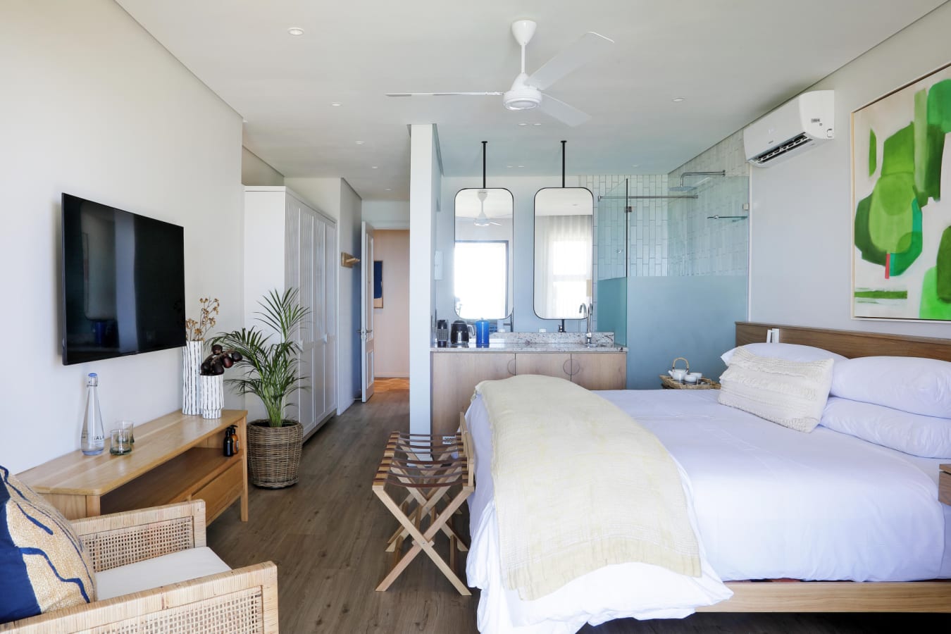 Ocean View Guestroom 