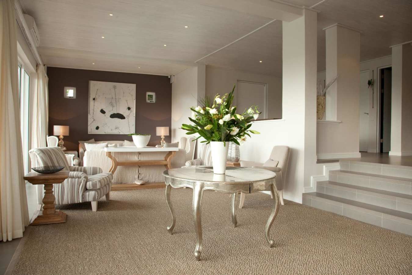 The Lounge - Sea Five