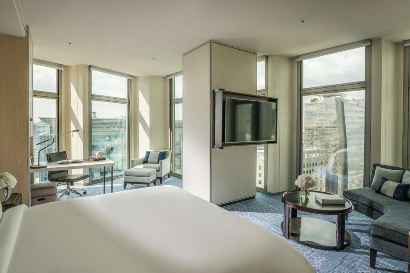 Corner Premier Room