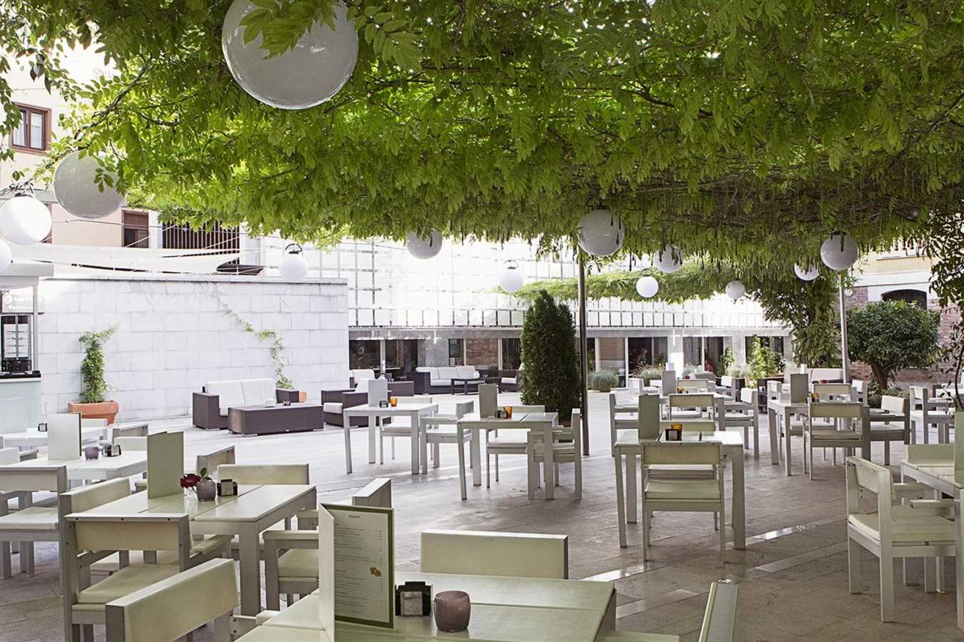 Garden - Hospes Palacio de los Patos