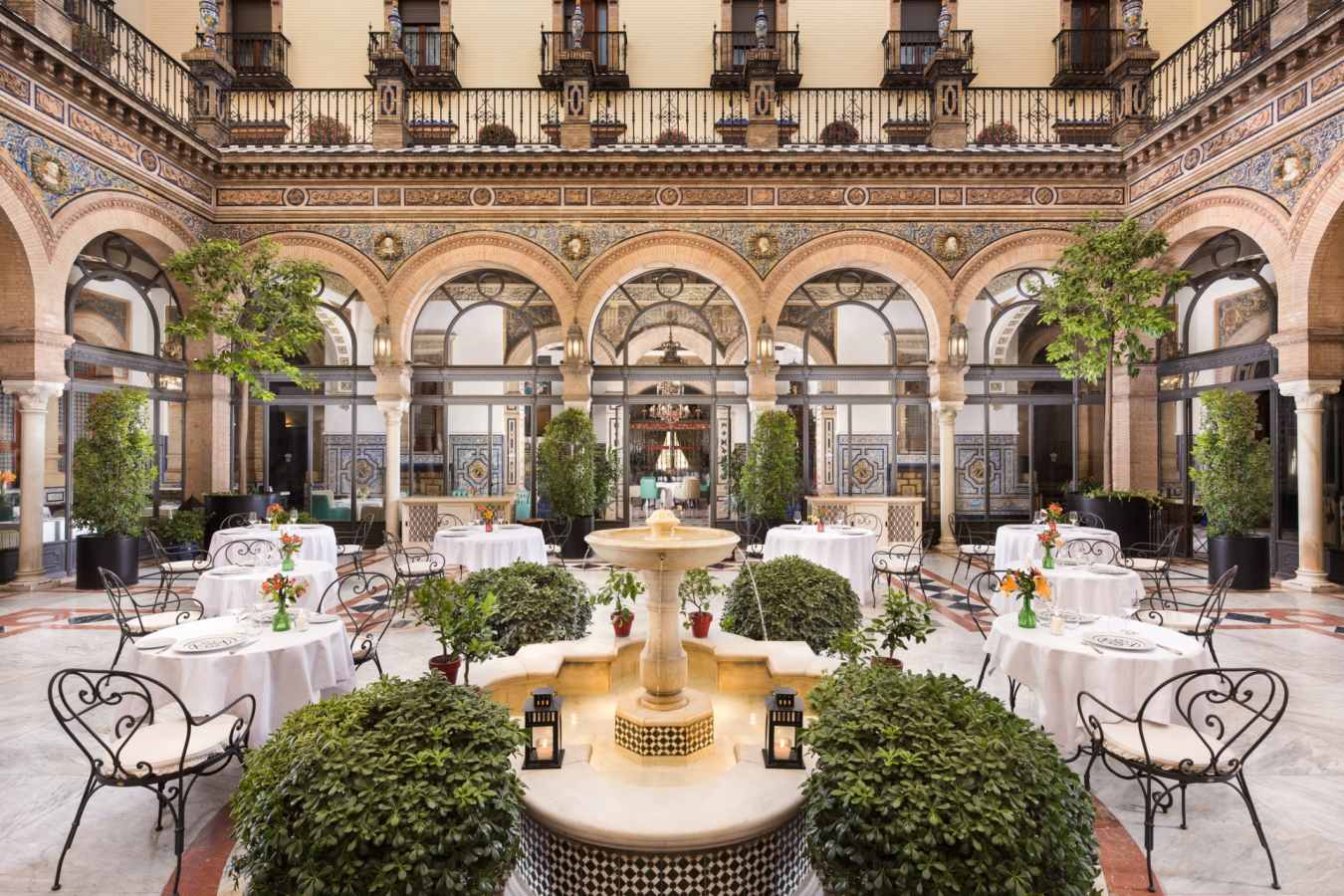 San Fernando Patio - Hotel Alfonso XIII