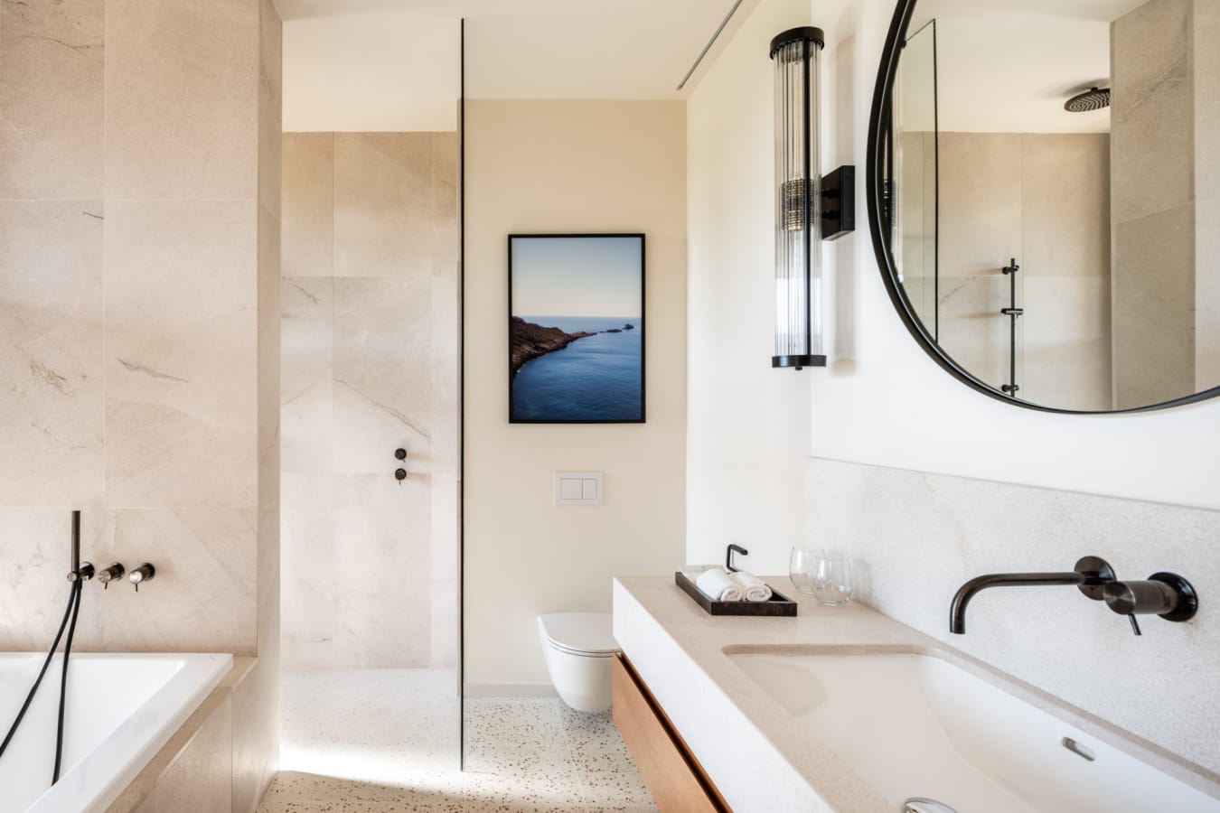 King Premium Private Garden Bathroom 