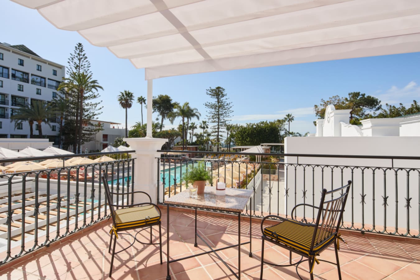 studio suite balcony 