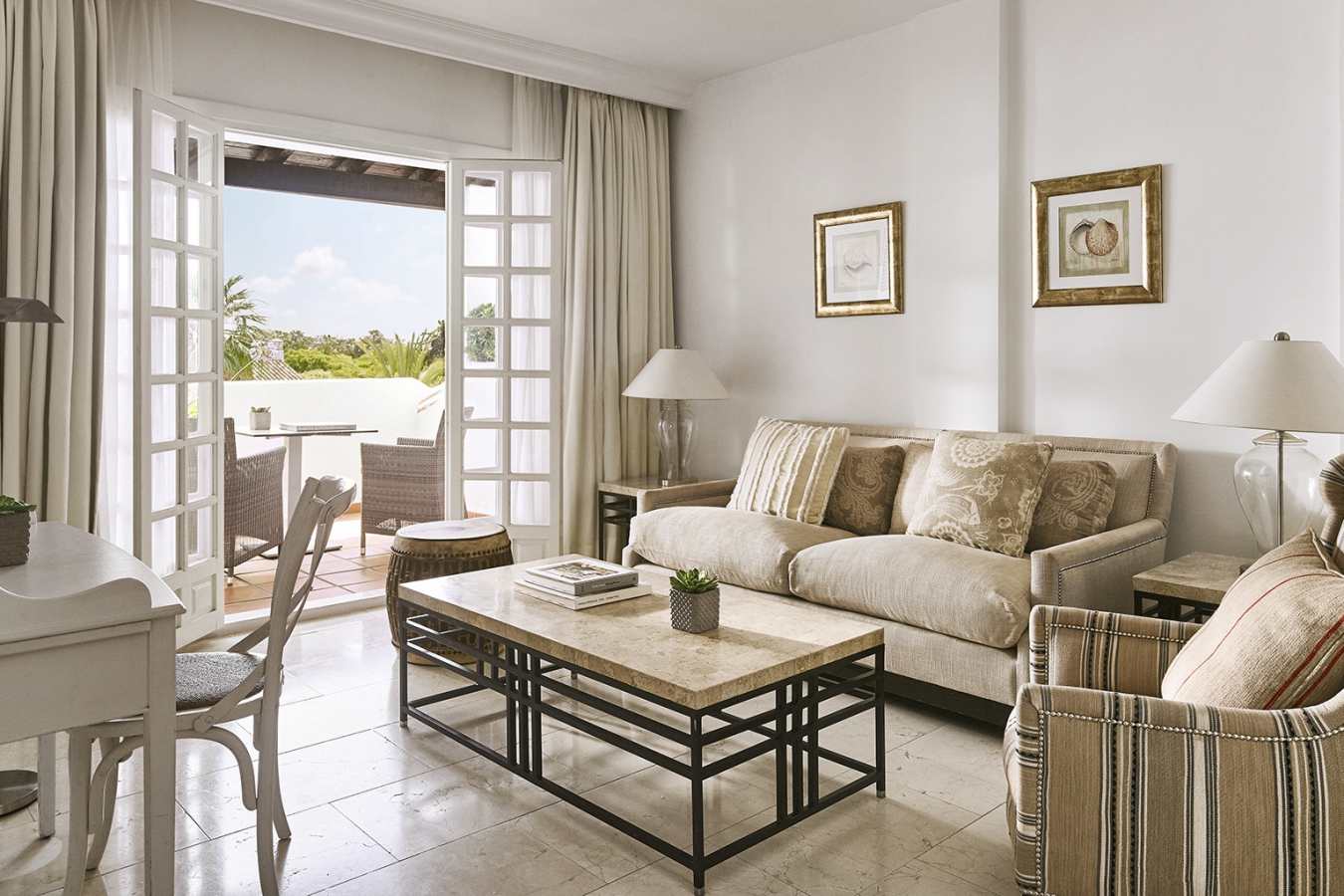 Garden Suite Living Room 