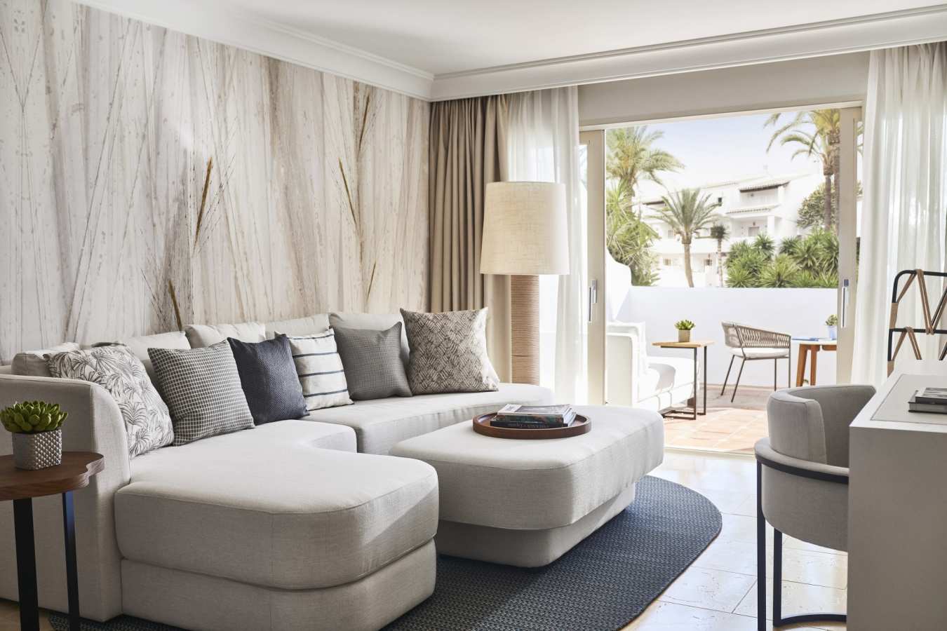 Grand Junior Suite Garden View 