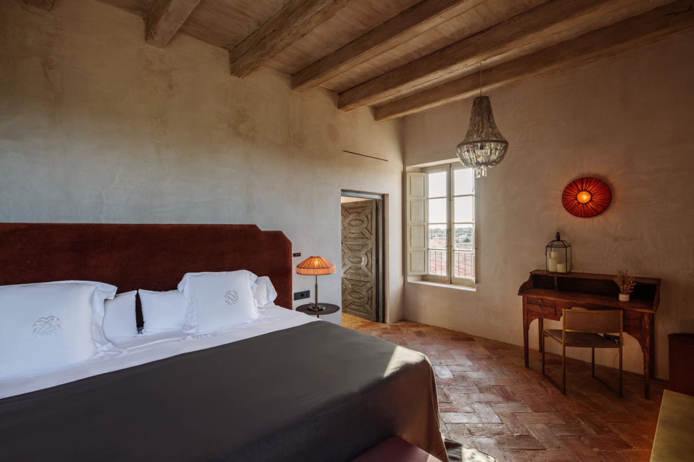 Deluxe Classic Bedroom 