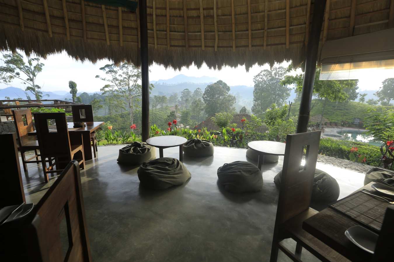 Lounge Area - 98 Acres