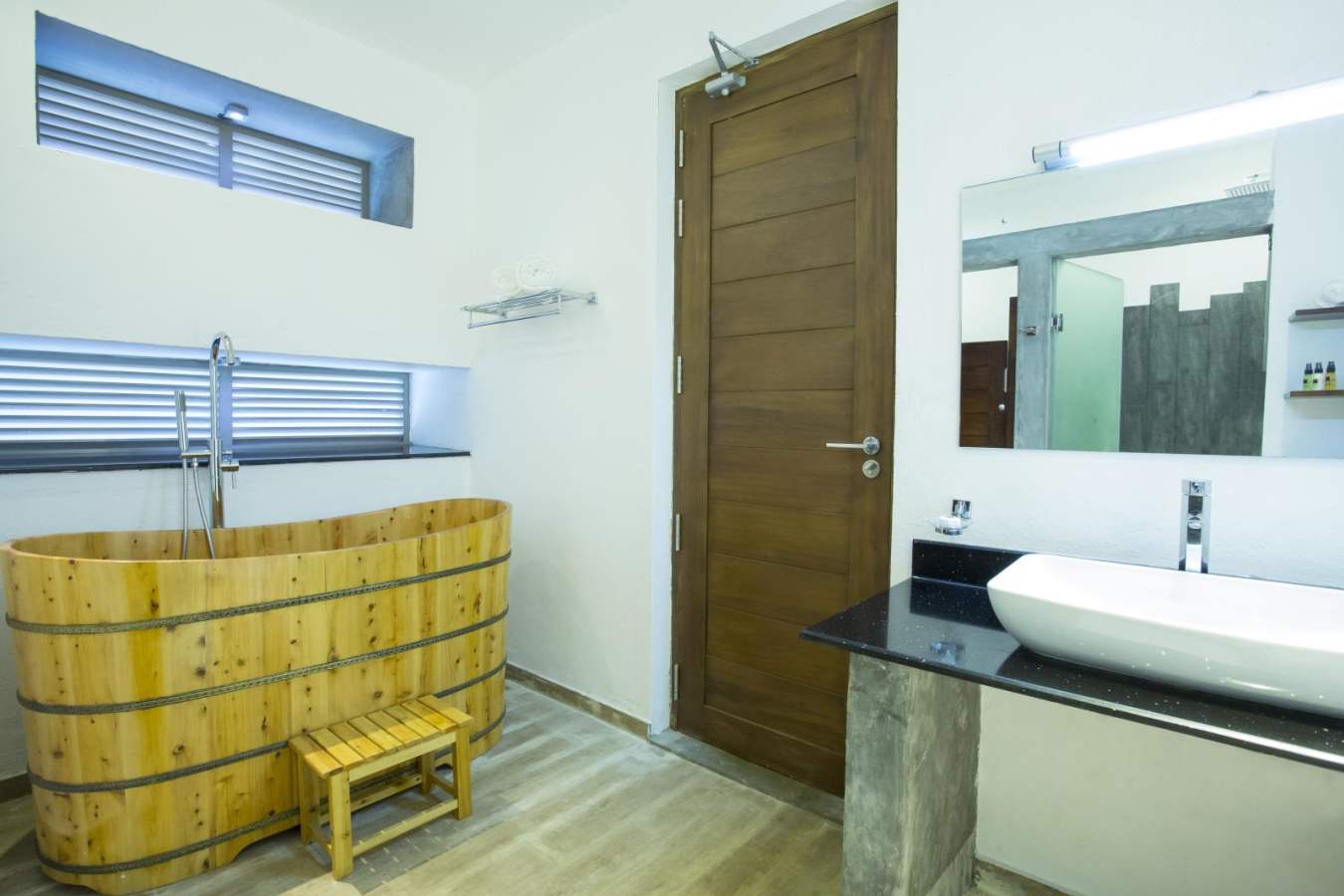 Deluxe Bathroom - Aliya Resort & Spa