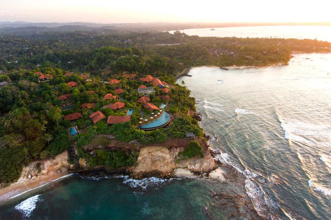 Property on the cliff side - Cape Weligama  