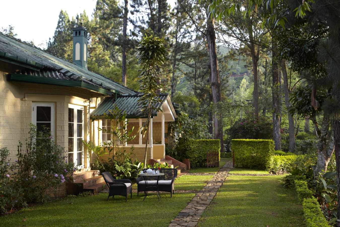 Private Garden of the Shuttworth Suite Summerville - Ceylon Tea Trails