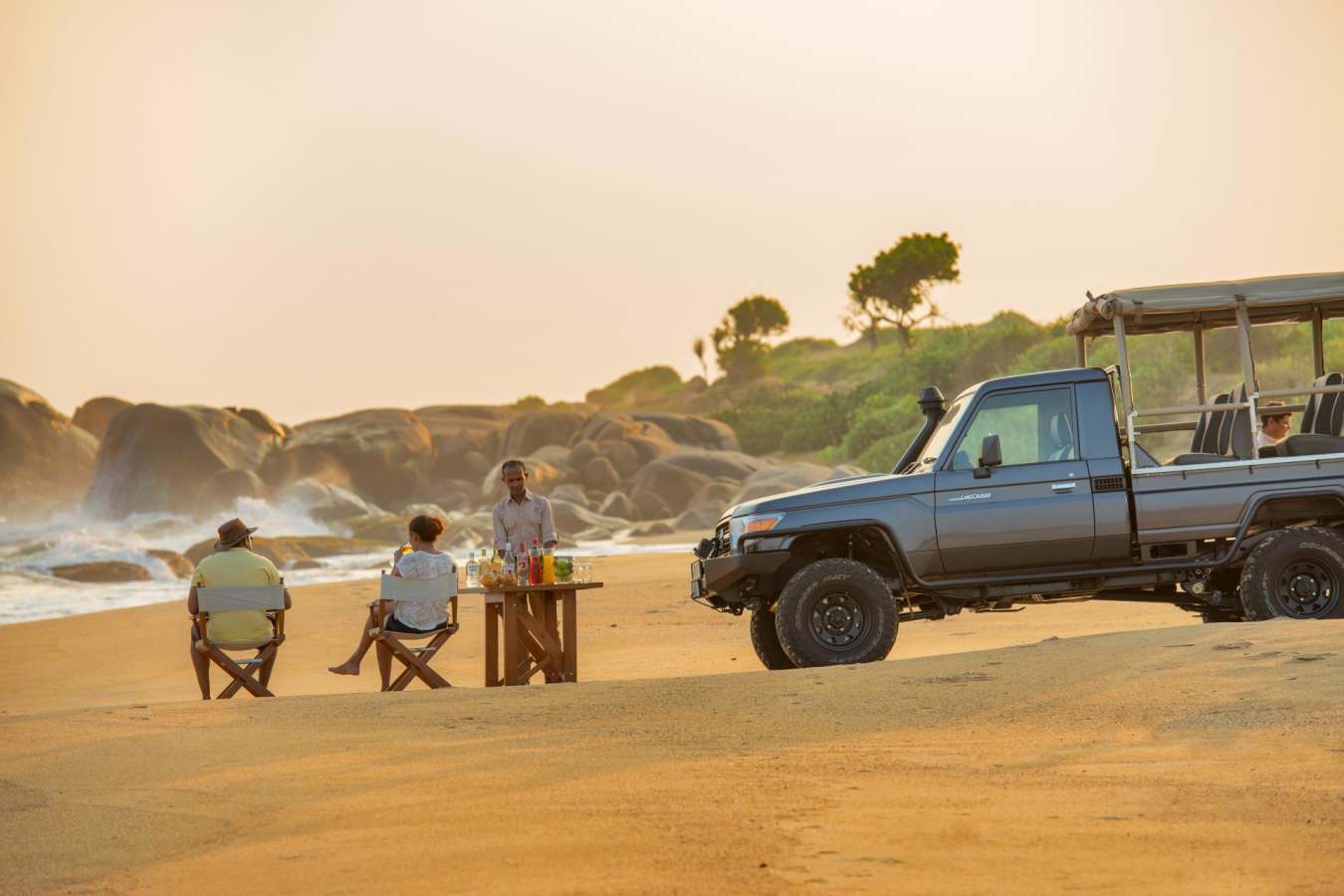 Sundowners on the Beach - Chena Huts