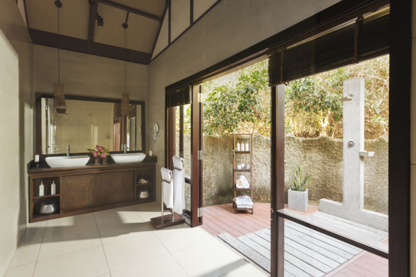 Cluster Cabin Bathroom