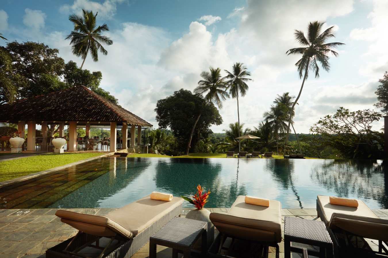 Swimming pool by day - Kahanda Kanda