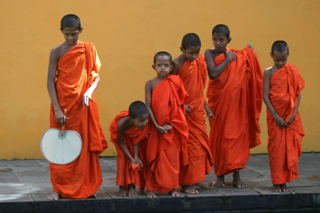 Monks - Kahanda Kanda