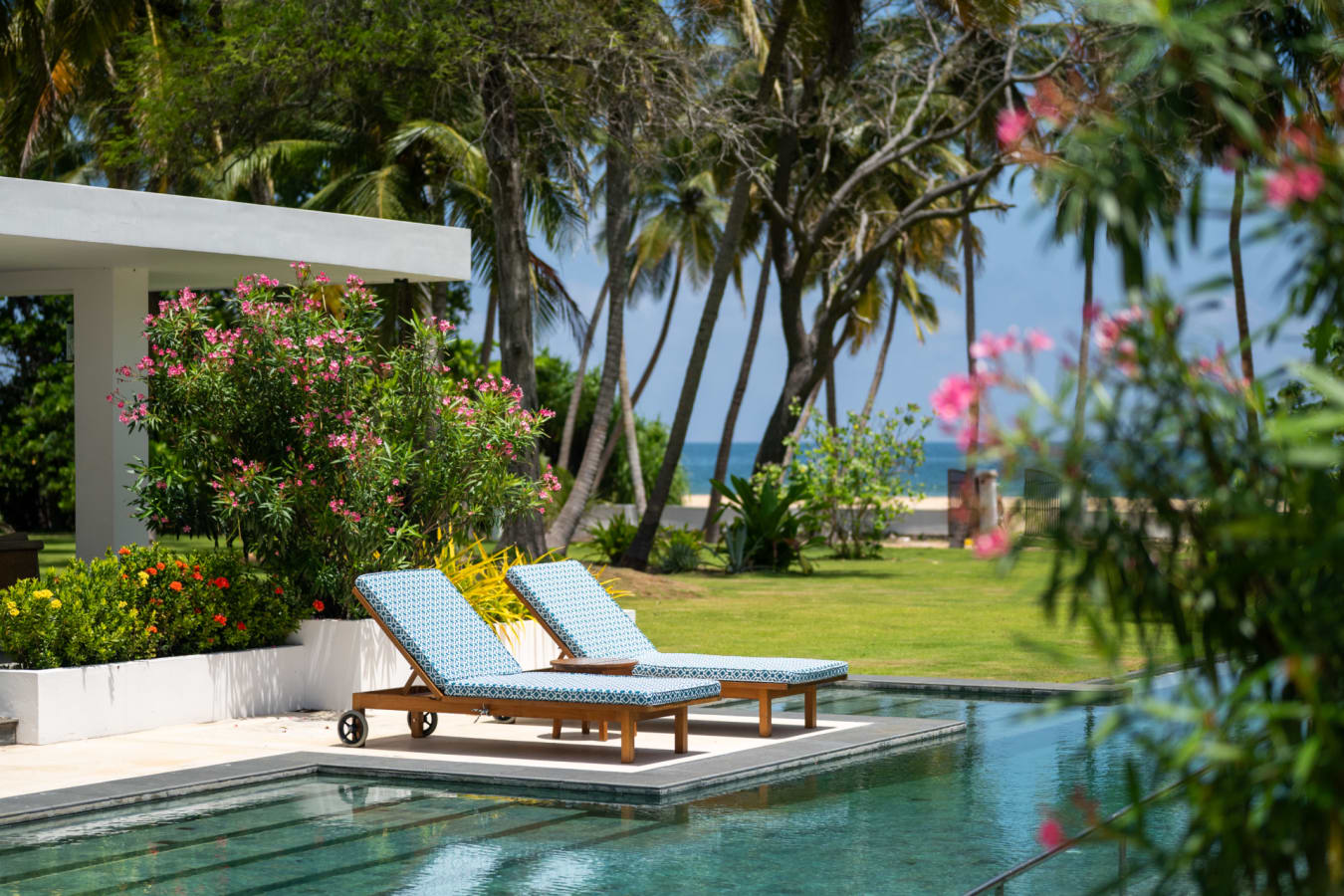 Pool Area - Kalkudah Beach Hotel