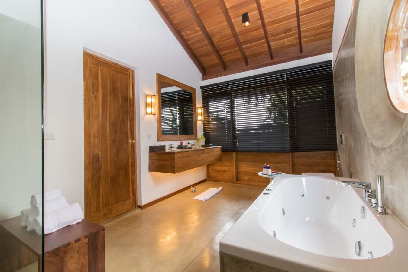Bathroom - Kings Pavilion Kandy