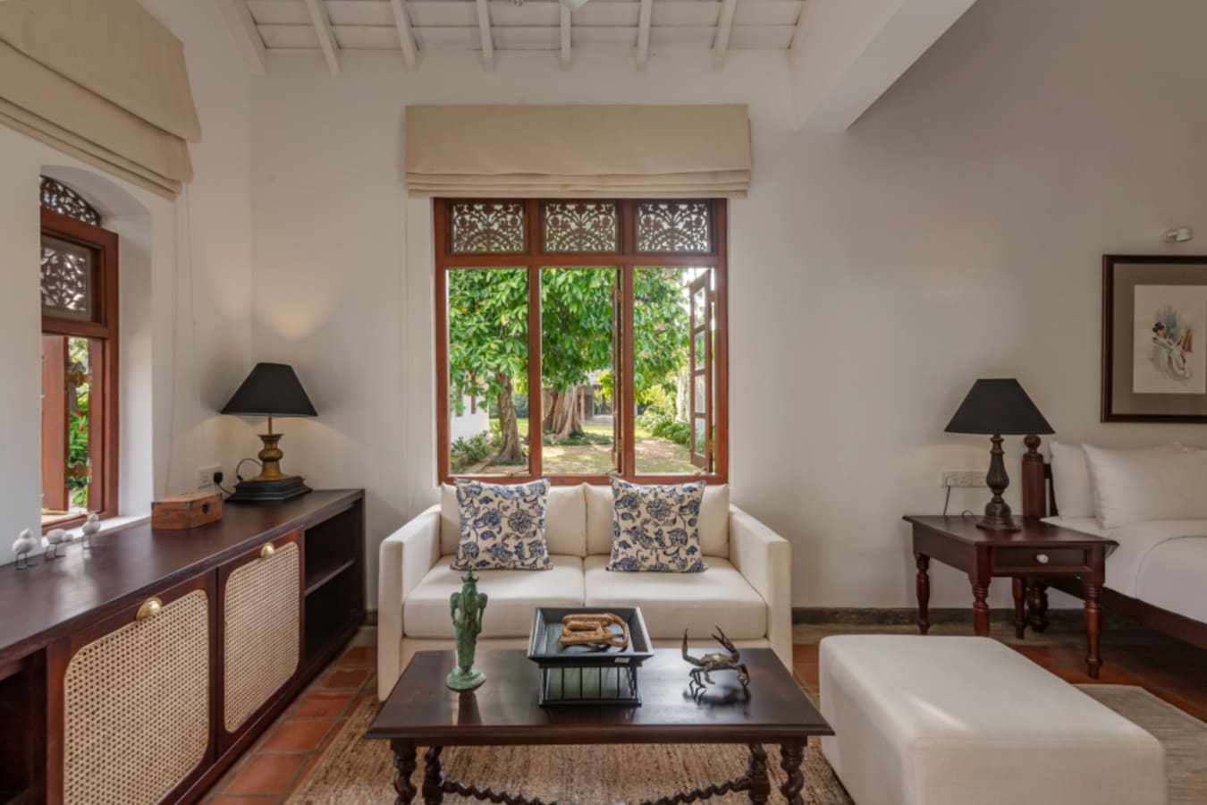 Bedroom Lounge - Uga Riva 