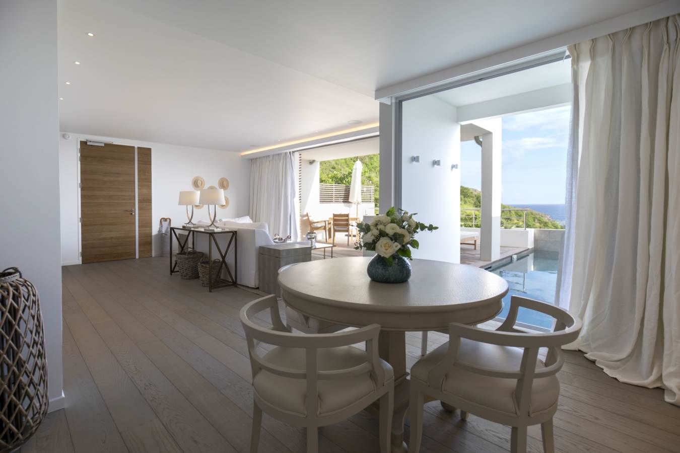 Spirit Duplex dining area