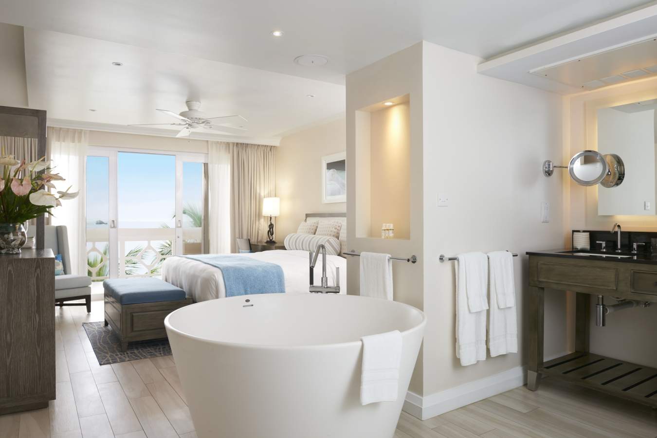 Grand Luxury Ocean Front Room - BodyHoliday