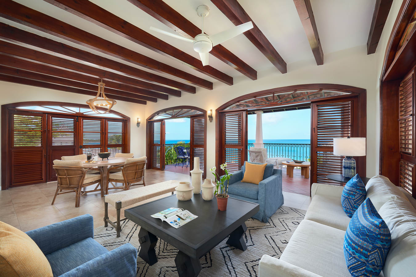 OceanViewSuitePoollivingroom 