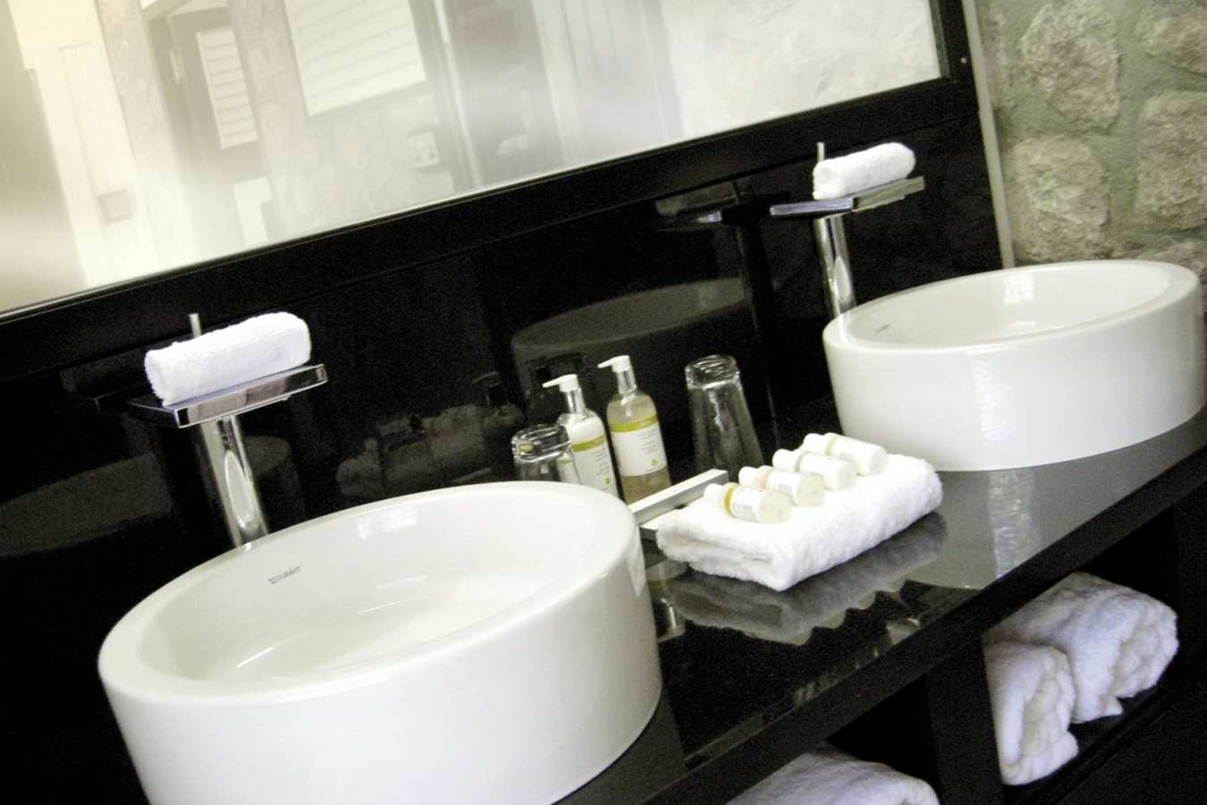 Lodge Hotel Bathroom -Boucan by Hotel Chocolat