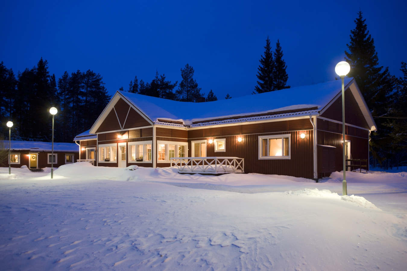 Exterior - Pine Bay Lodge
