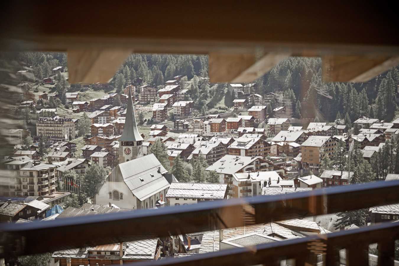View in the summer over Zermatt - La Vue