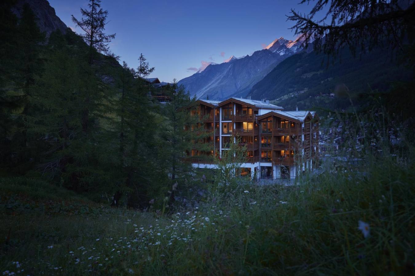 Exterior in the summer - La Vue