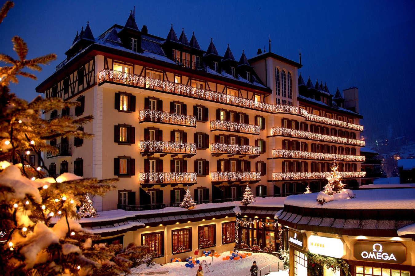 Exterior at night - Mont Cervin Palace