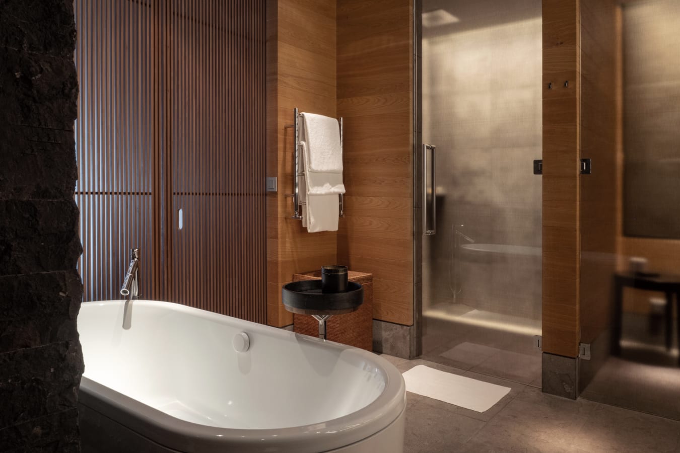 Deluxe Bathroom