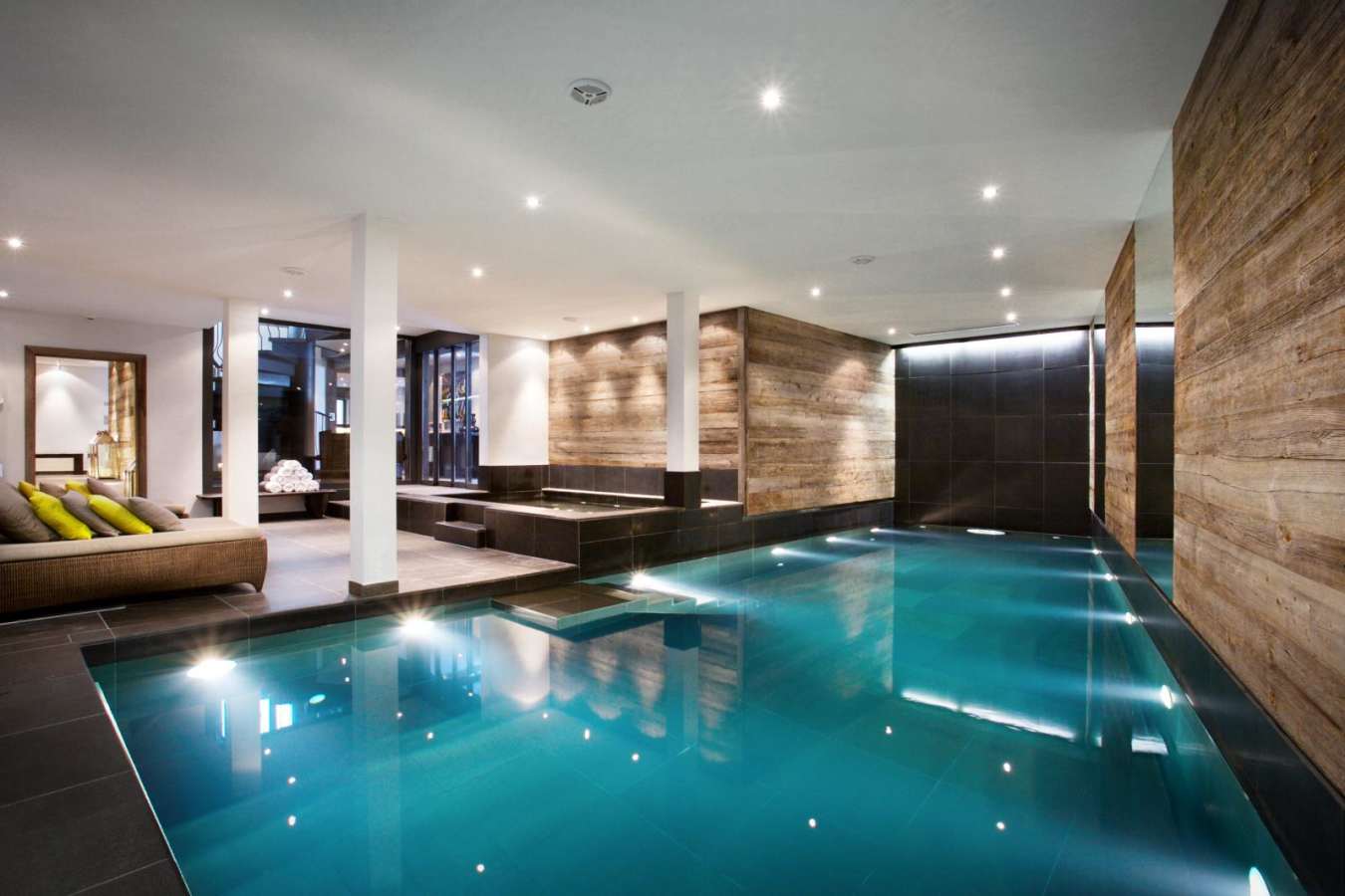 Indoor pool - The Lodge Verbier