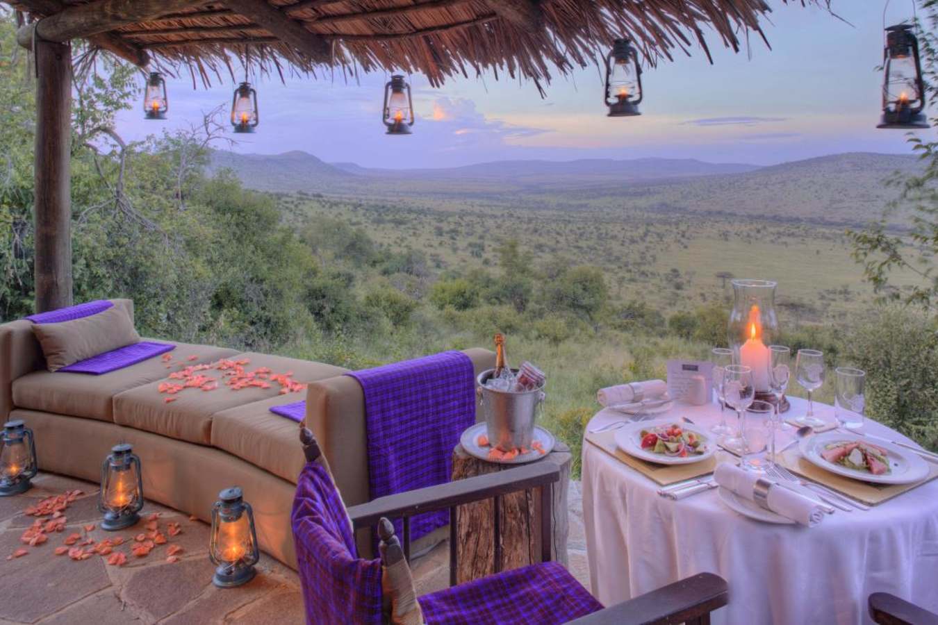 Romantic dinner - Klein's Camp