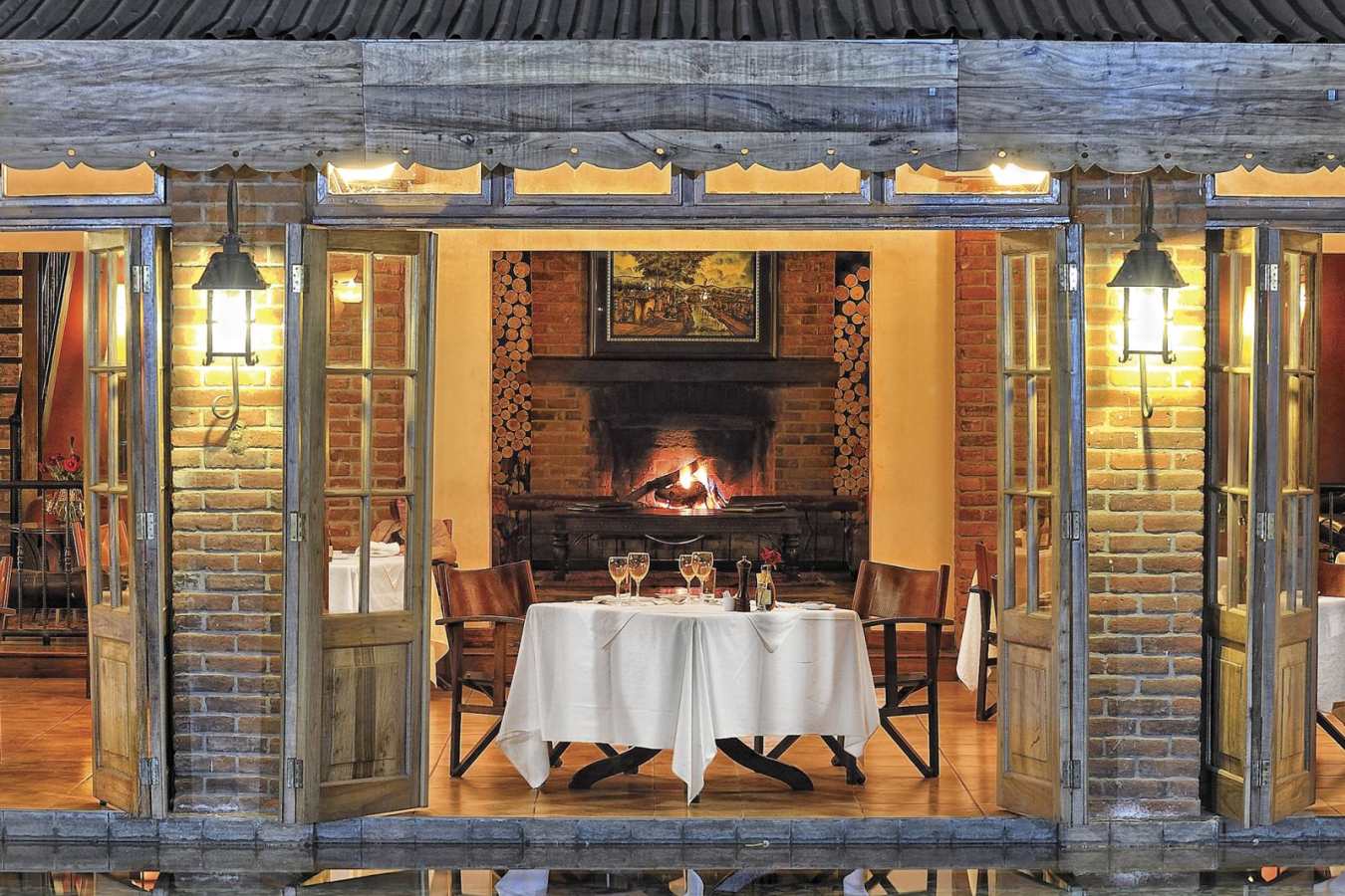 Poolside dining - Arusha Coffee Lodge