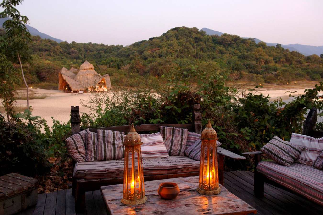 Bar Lounge - Greystoke Mahale