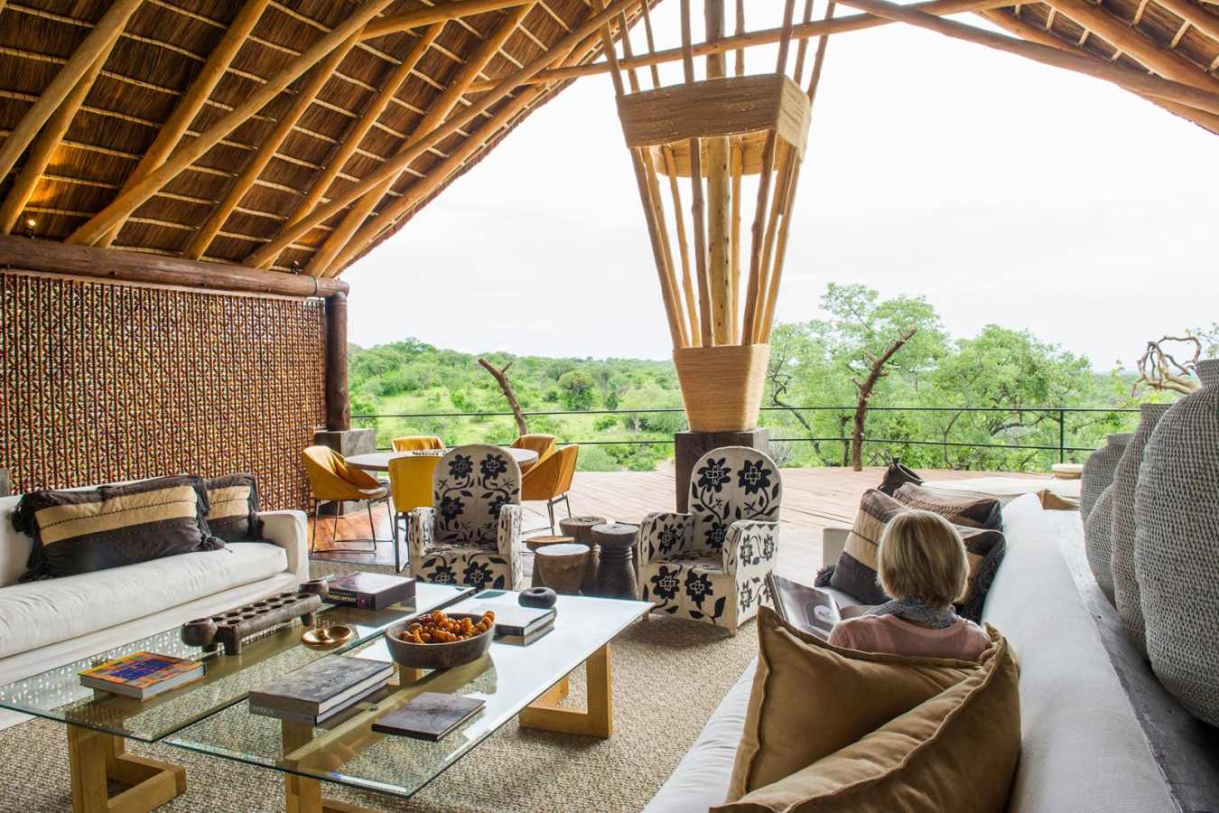 Lounge and view - Mwiba River Lodge